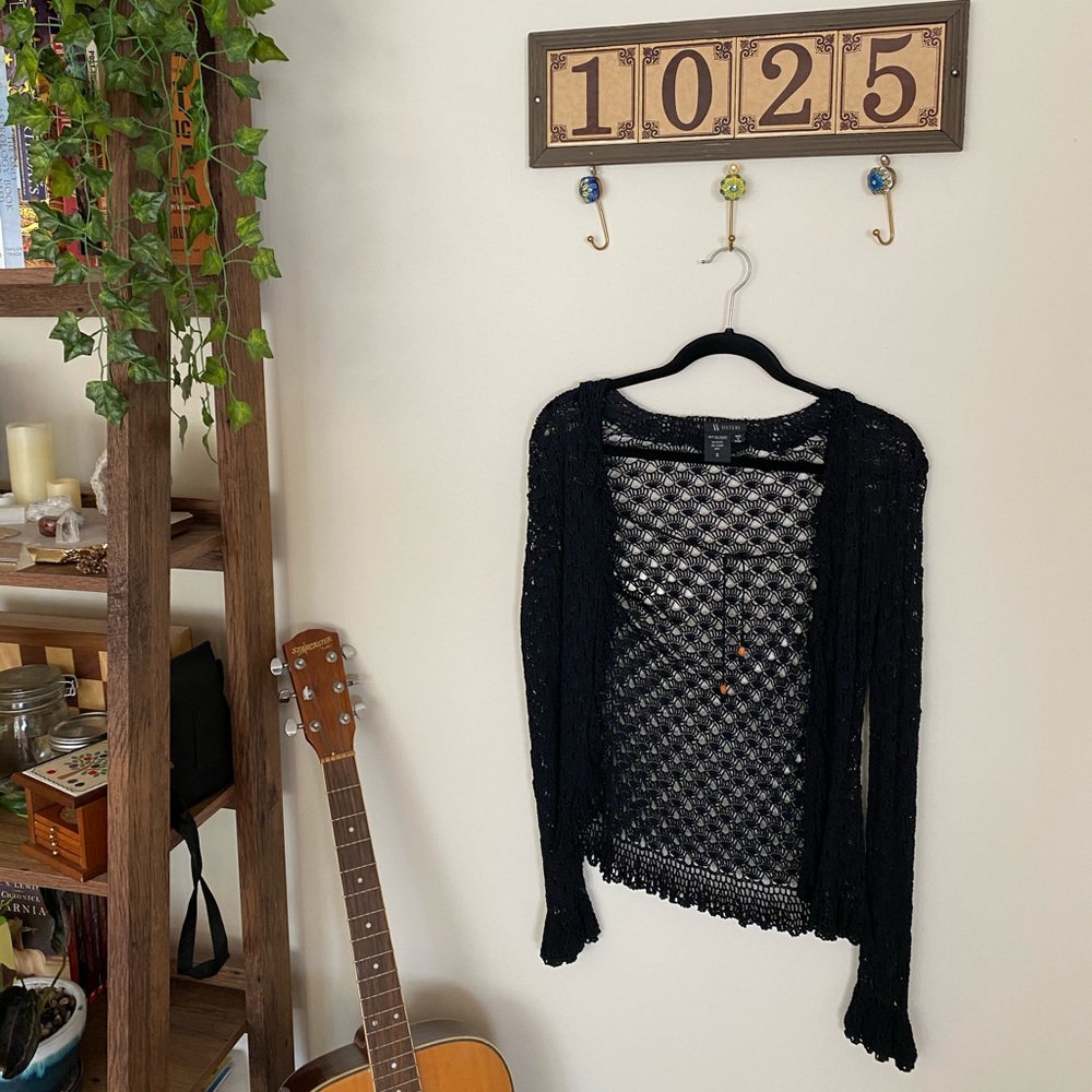 VINTAGE CROCHETED BLACK SWEATER CARDIGAN